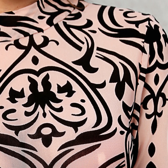 Black Print Long Sleeve Casual Blouse - Picture 4 of 4